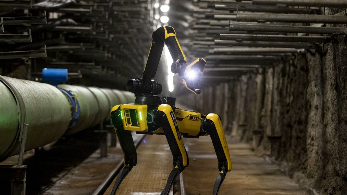 FOTO: Robopes zmapoval pražské podzemí